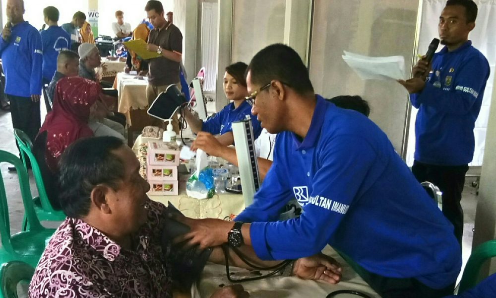 Luar Biasa!! Operasi Mata Katarak Gratis Ini Diserbu Ratusan Warga
