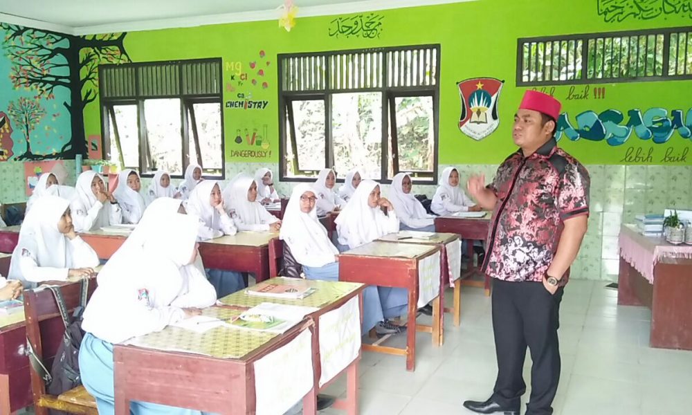 Rahmat Hamka Sosialisasikan Empat Pilar Kebangsaan dengan Spirit Wakil Rakyat Mengajar