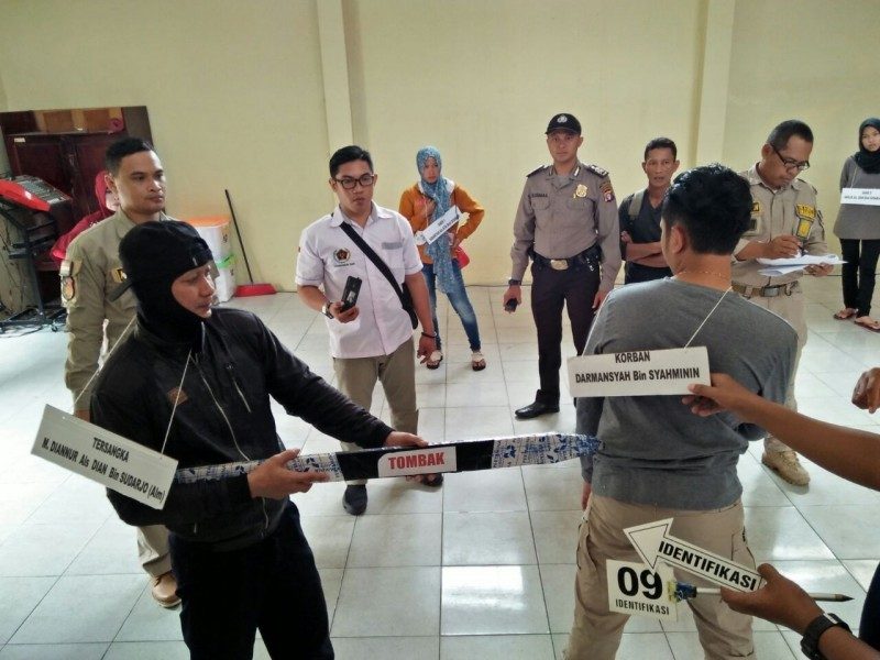 Kasus Pembunuhan di Kelampan Direka Ulang, Korban Ditombak Dua Kali Hingga Perut Terburai