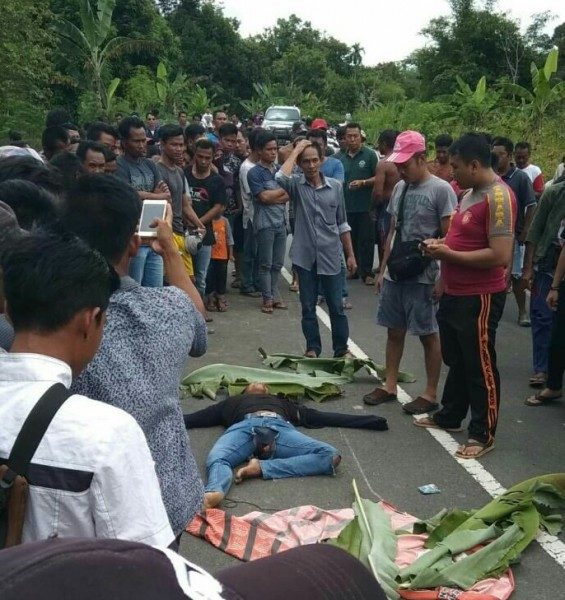 Dihajar Dum Truk, Dua Warga Tumbang Samba Tewas di TKP