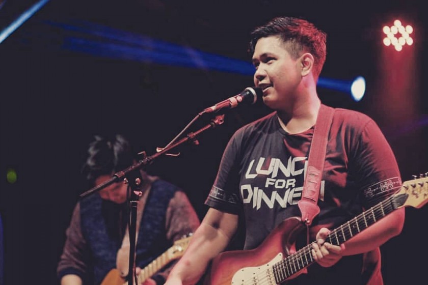 Tragis… Vokalis Band Tewas Terlindas Truk