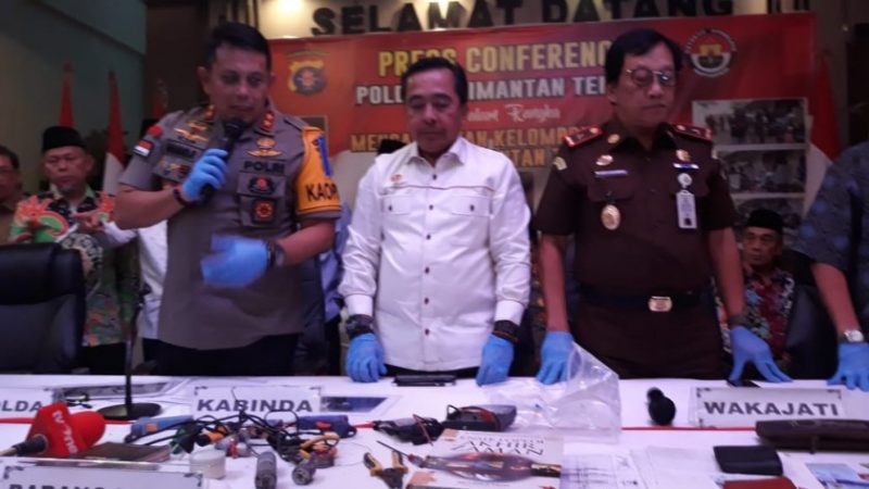 Kapolda Kalteng Irjen Pol Anang Revandoko saat konfrensi pers terkait penangkapan teroris di Mapolda Kalteng Selasa (11/6).