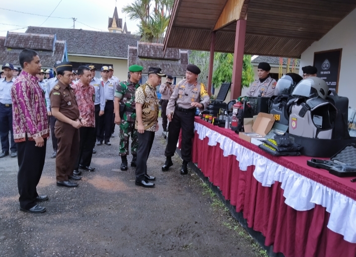 Bupati Barsel Pimpin Apel Gelar Pasukan Operasi Lilin Talabang