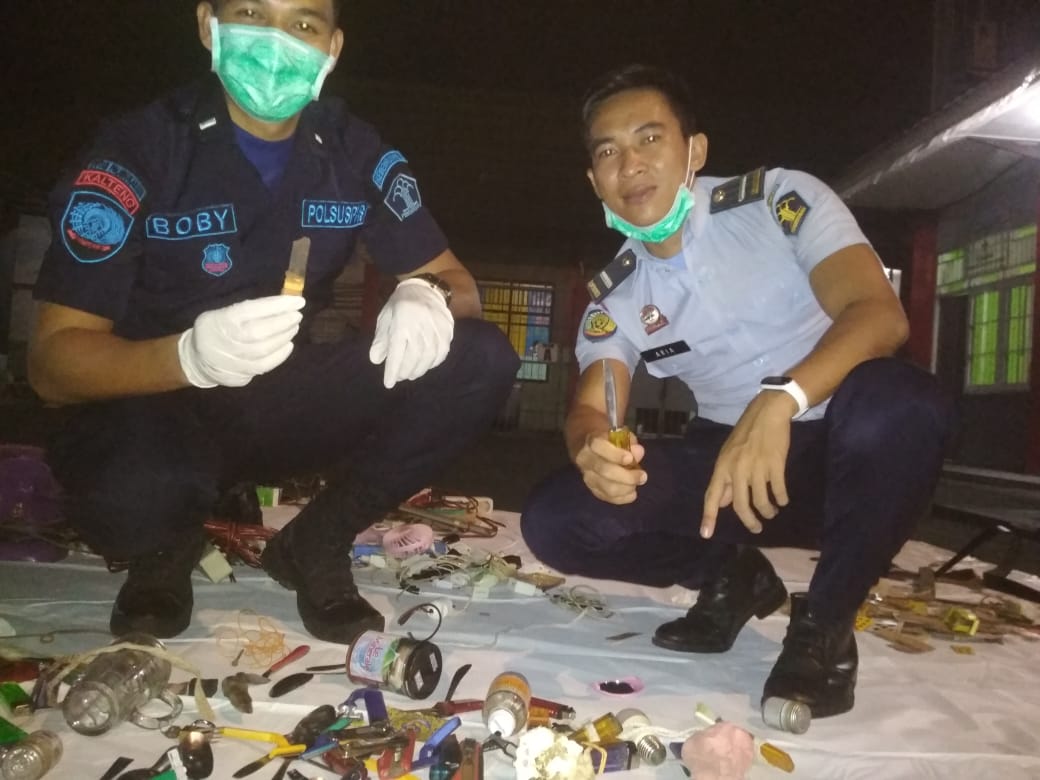 Razia Kamar Napi, Petugas Rutan Palangka Raya Sita Puluhan Sajam