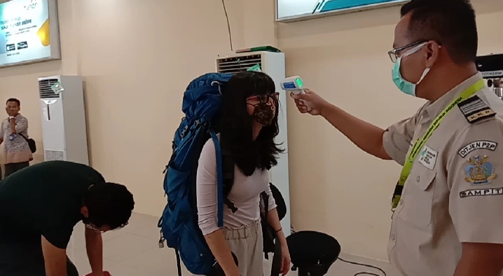 Cegah Masuknya Virus Corona, Bandara Iskandar Lakukan Didesinfeksi