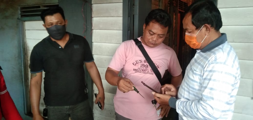 Kesal, Karyawan Pabrik Tahu Tusuk Majikannya