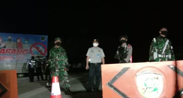 Selama PSBB, Jalan Trans Kalimantan Pahandut Seberang Ditutup