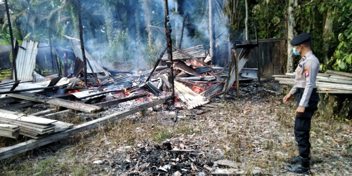 Seorang Anak di Lamandau Nekat Bakar Rumah Orang Tuanya