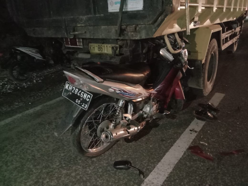 Seruduk Belakang Truk, Pegawai PDAM Katingan Luka Parah
