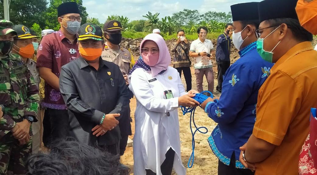 Pemprov Kalteng Salurkan 12 Ekor Hewan Kurban ke Pulang Pisau