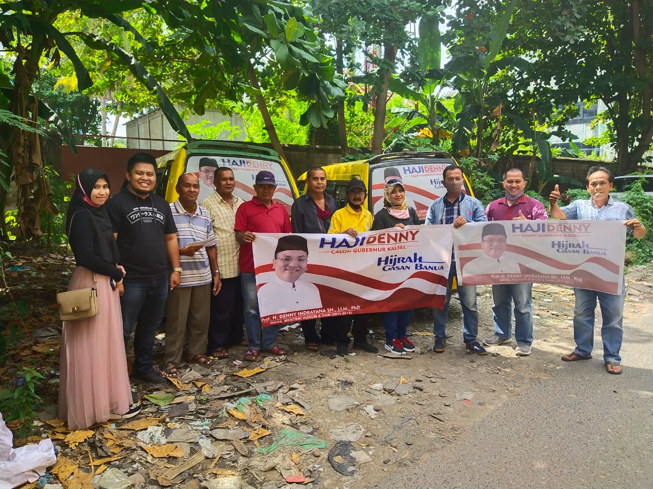 Dukung Haji Denny, Puluhan Taksi Angkot Banjarmasin Pasang Stiker