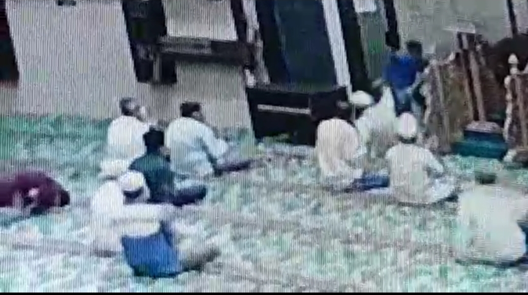 Viral, Seorang Pria Serang Imam Masjid di Pekanbaru