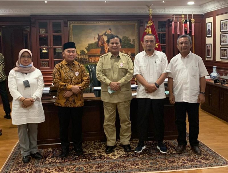 Gubernur Kalteng H. Sugianto Sabran usai melaksanakan rapat terbatas bersama Menteri Pertahanan RI Prabowo Subianto. Foto : Ist