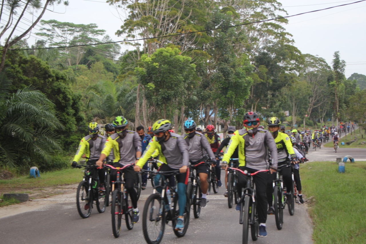 15 Komunitas Sepeda Kobar Ikuti Gowes Polres Kobar