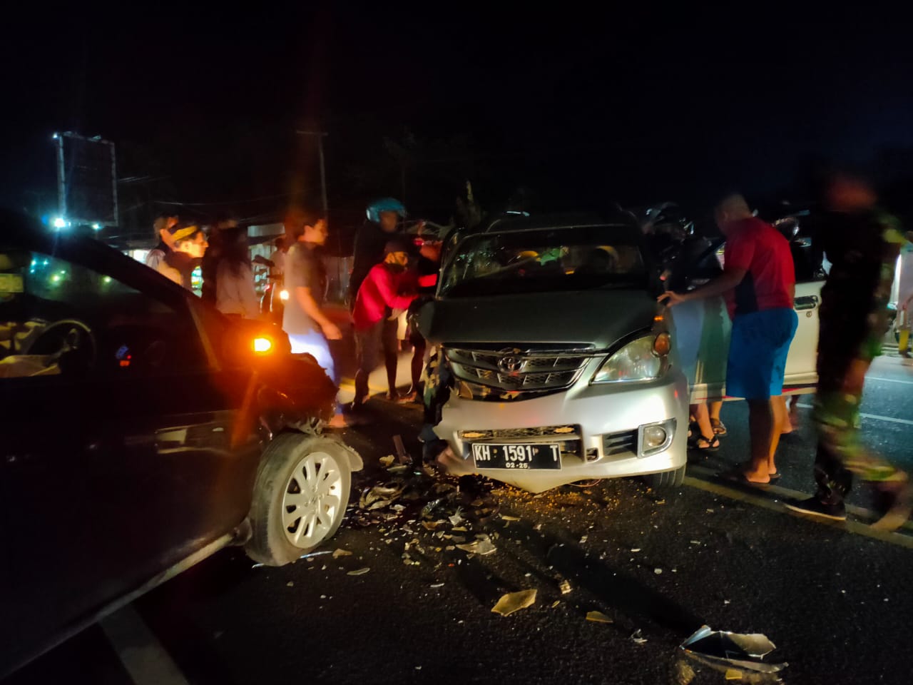 Oleng, Dua Mobil Terlibat Tabrakan di Jalan Tjilik Riwut