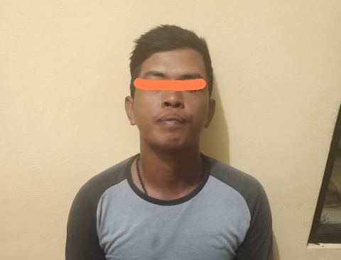 Pelaku Peji (27) saat berhasil diringkus Resmob Polres Seruyan dan Polsek Seruyan Hilir usai gagal menjambret seorang perawat di Kuala Pembuang. Sabtu (12/09/2020).