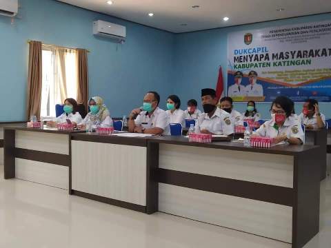 Dukcapil Katingan Sapa Masyarakat Melalui Virtual Zoom Meeting