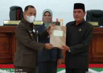 Paripurna DPRD Barsel Setuju Dua Raperda