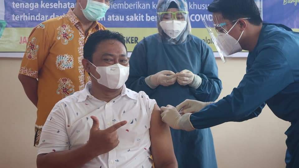 Usai Divaksin, Bupati Ngaku Lebih Percaya Diri