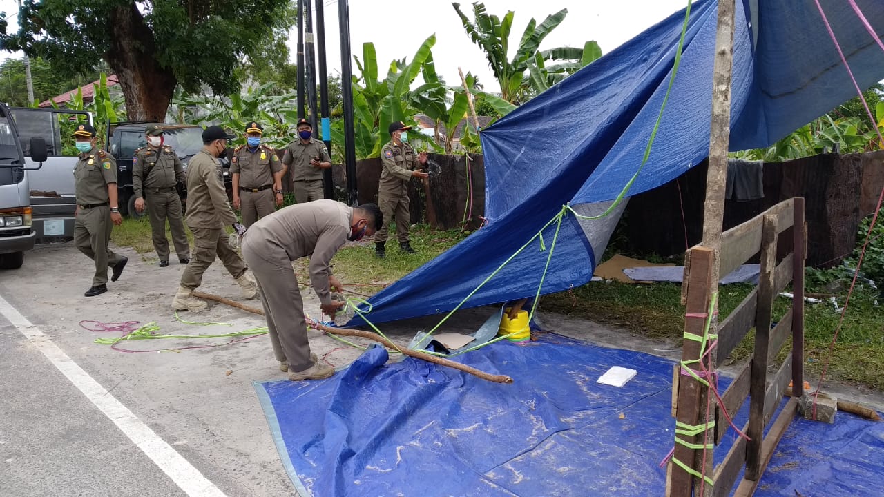 Langgar Perda, Satpol PP Bongkar Lapak PKL