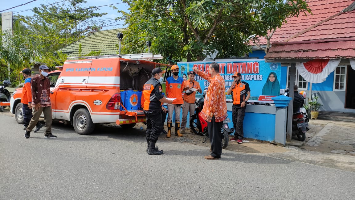 Satgas Covid-19 Kapuas Semprot Cairan Disinfektan