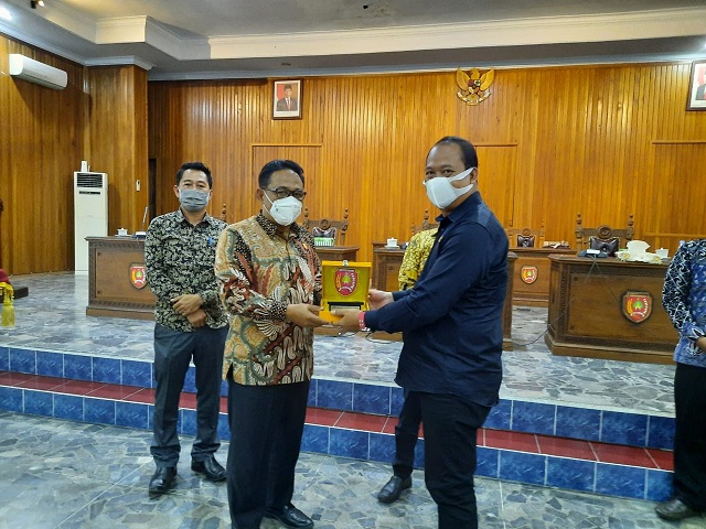 Rombongan Dewan Sanggau Studi Banding ke DPRD Kobar