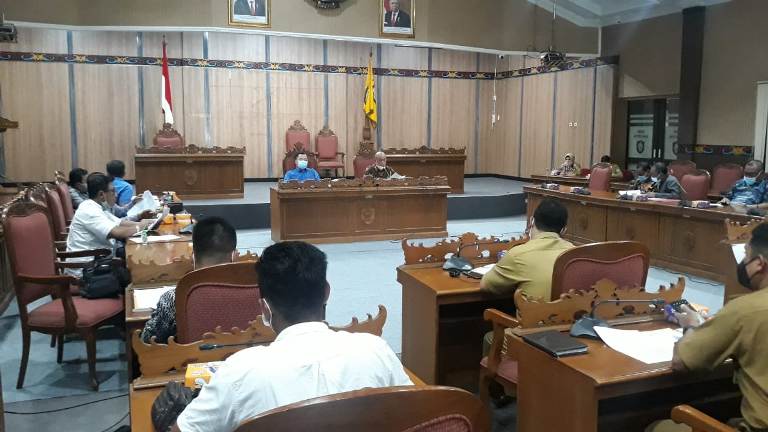 Dewan Usir Penasihat Hukum PT KMA Saat RDP