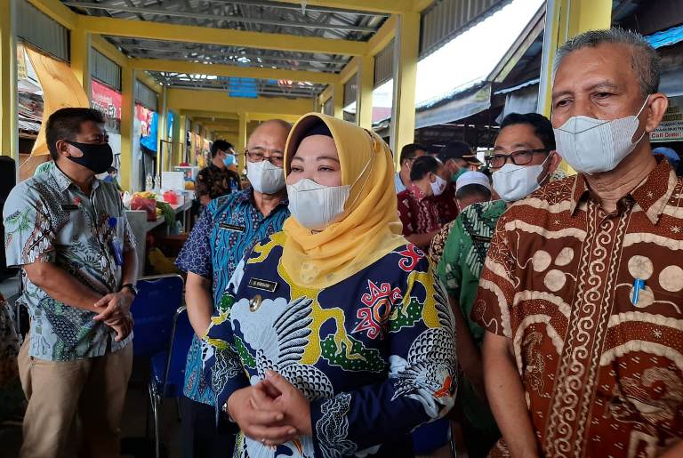 Bupati Kobar Resmikan Pasar Bahari Kumai 