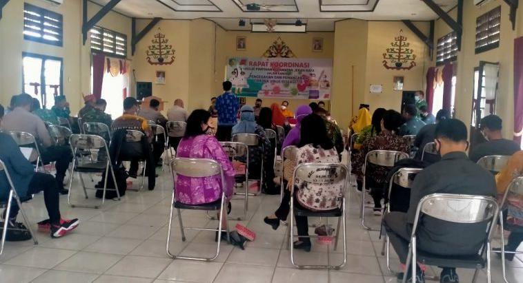 Kondisi rapat di Kecamatan Jekan Raya Kota Palanagka Raya, Senin (12/4/2021). Foto : Ra