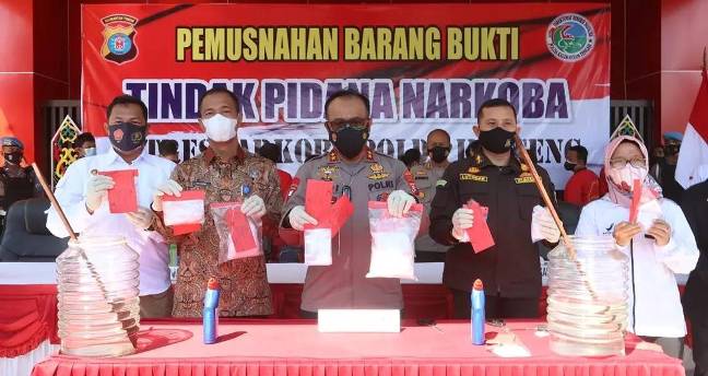 Polda Kalteng Musnahkan 1,3 Kilogram Sabu