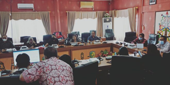 Banmus DPRD Kota Palangka Raya saat menggelar rapat bersama, Jumat (14/1). 