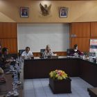Bupati Kapuas Ben Brahim saat menerima kunjungan rombonga Komisi II DPRD Kalteng, di Aula Kantor Bupati Kapuas, Kamis (6/10/2022). (Foto : Yan)