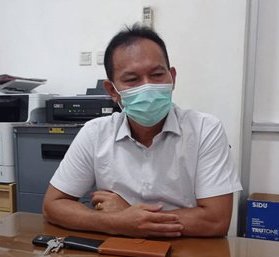 Anggota DPRD Kalteng Sengkon ketika diwawancarai awak media, di Kantor DPRD Kalteng, Jumat (25/11). (Foto : Asro). 