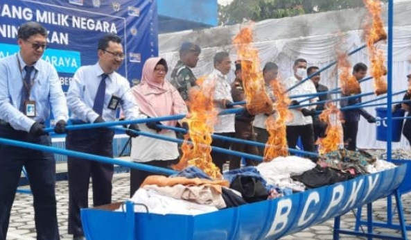 Bea Cukai Palangka Raya Musnahkan Barang Ilegal