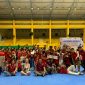 Tim taekwondo Kalteng saat foto bersama di Banjarmasin usai kejuaraan sebelum bertolak pulang ke Kalteng, Jumat (2/12). (Foto : IST Taekwondo Kalteng)