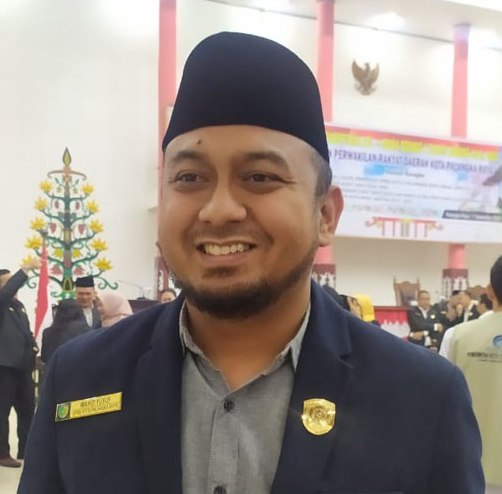 Wakil Ketua I DPRD Kota Palangka Raya Wahid Yusuf,. saat memberikan keterangan kepada awak media, baru-baru ini. (Foto : Asro)