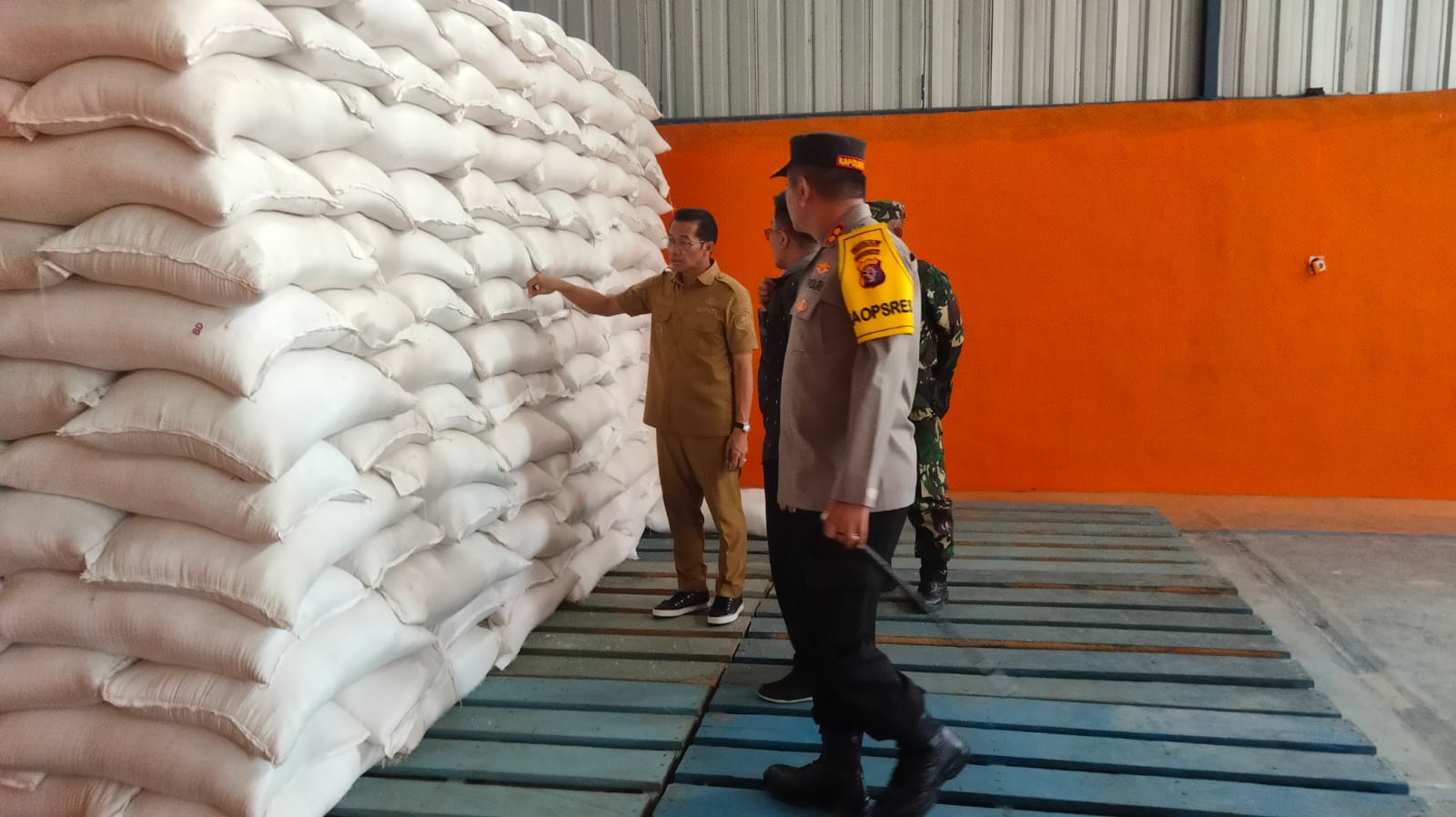 Bupati Mura Sidak Stok Beras di Bulog