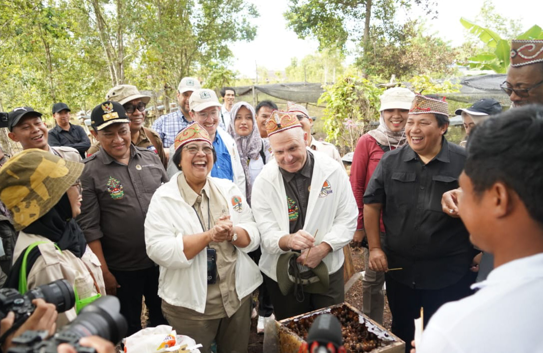 Menteri LHK dan Wagub Kalteng Tinjau Desa Tuwung