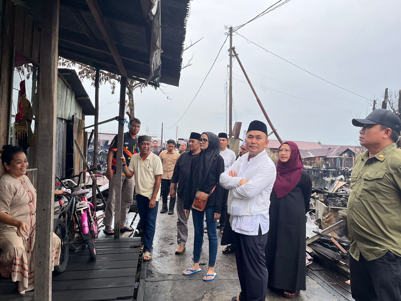 Gubernur Kalteng Tinjau Korban Kebakaran Puntun
