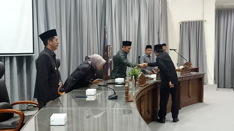 Fraksi Demokrat Siap Bahas Raperda Pengelolaan Sampah