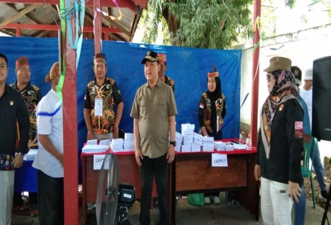 Pj Bupati Barsel Lakukan Pemantauan Surat Suara Pemilu 2024