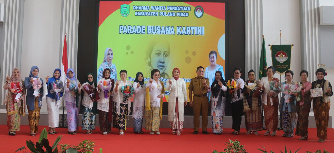 Parade Busana Kartini, Istri-istri Pejabat Pulpis Tampil Cantik dan Anggun