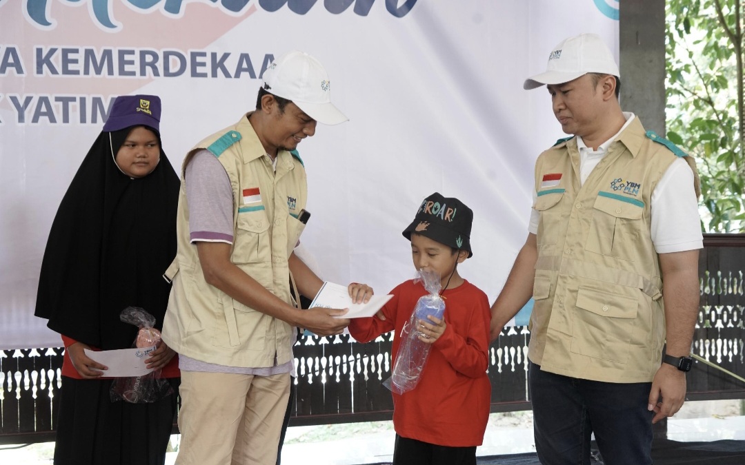 PLN Kalselteng Berbagi Kebahagiaan dengan Anak Yatim