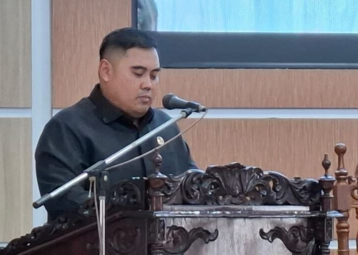 Fraksi Golkar Soroti Proyek Taman dan PDAM Kapuas