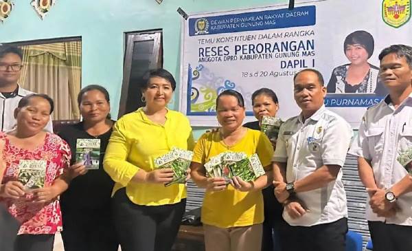 Dukung Ketahanan Pangan, Dewan Beri Bantuan Bibit Sayur