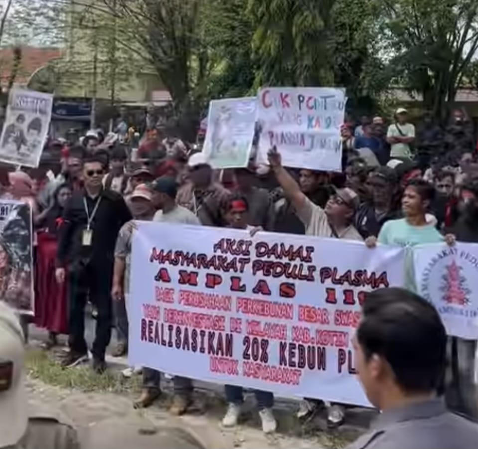 Ratusan Warga Kotim Tuntut Realisasi Plasma 20 Persen