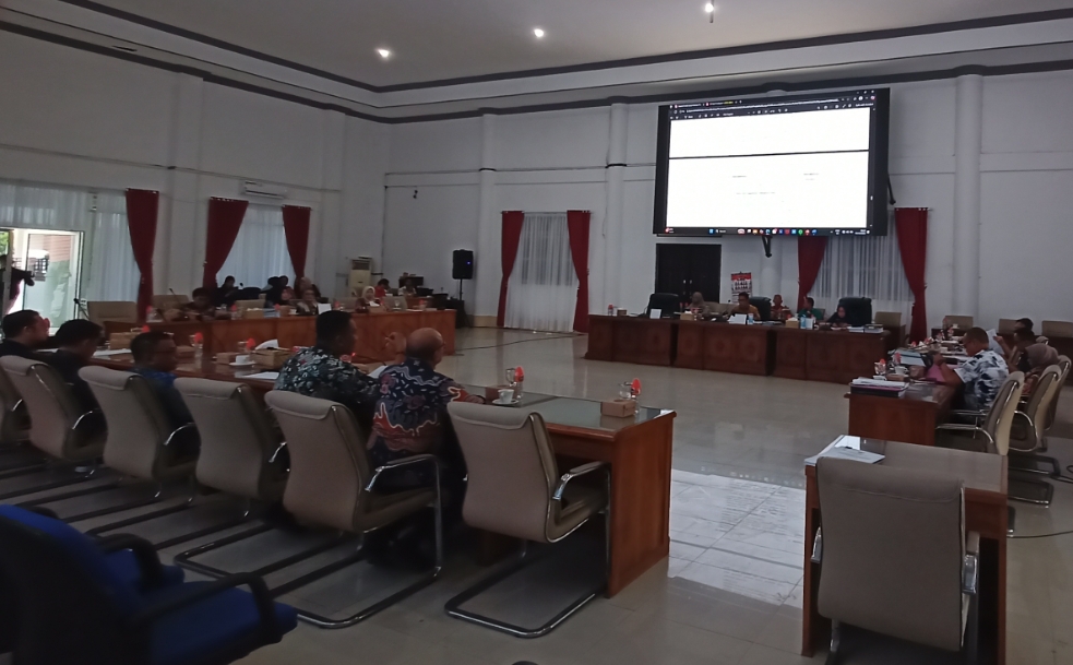 TAPD dan DPRD Barsel Sepakati Penyempurnaan APBD Perubahan 2025
