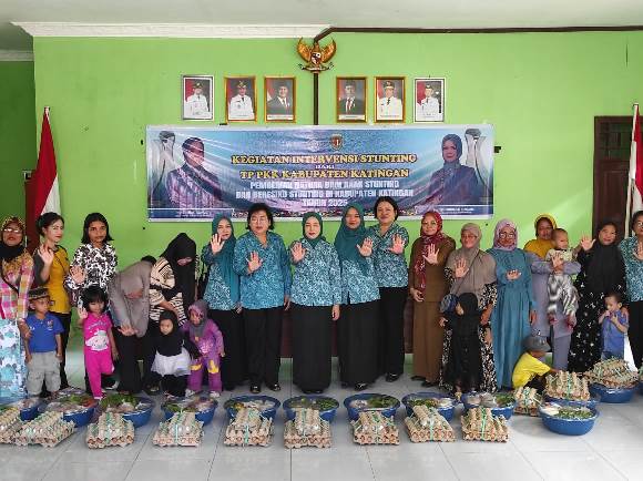 Cegah Stunting, TP-PKK Katingan Berbagi Makanan Bergizi di Tiga Desa