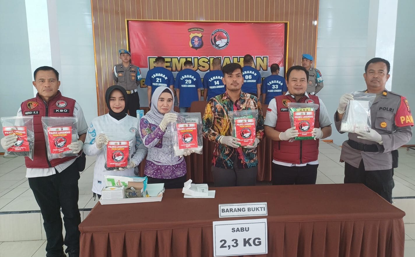 Bekuk 5 Kurir Narkoba, Polres Lamandau Musnahkan Barbuk 2,3 Kg Sabu