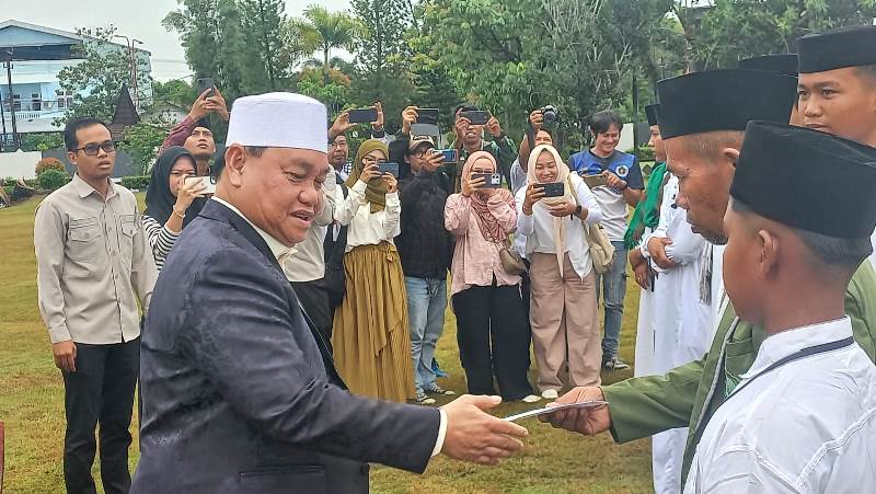 Hadiri HUT Santri, Bupati Kotim Janji Tahun Depan Lebih Meriah